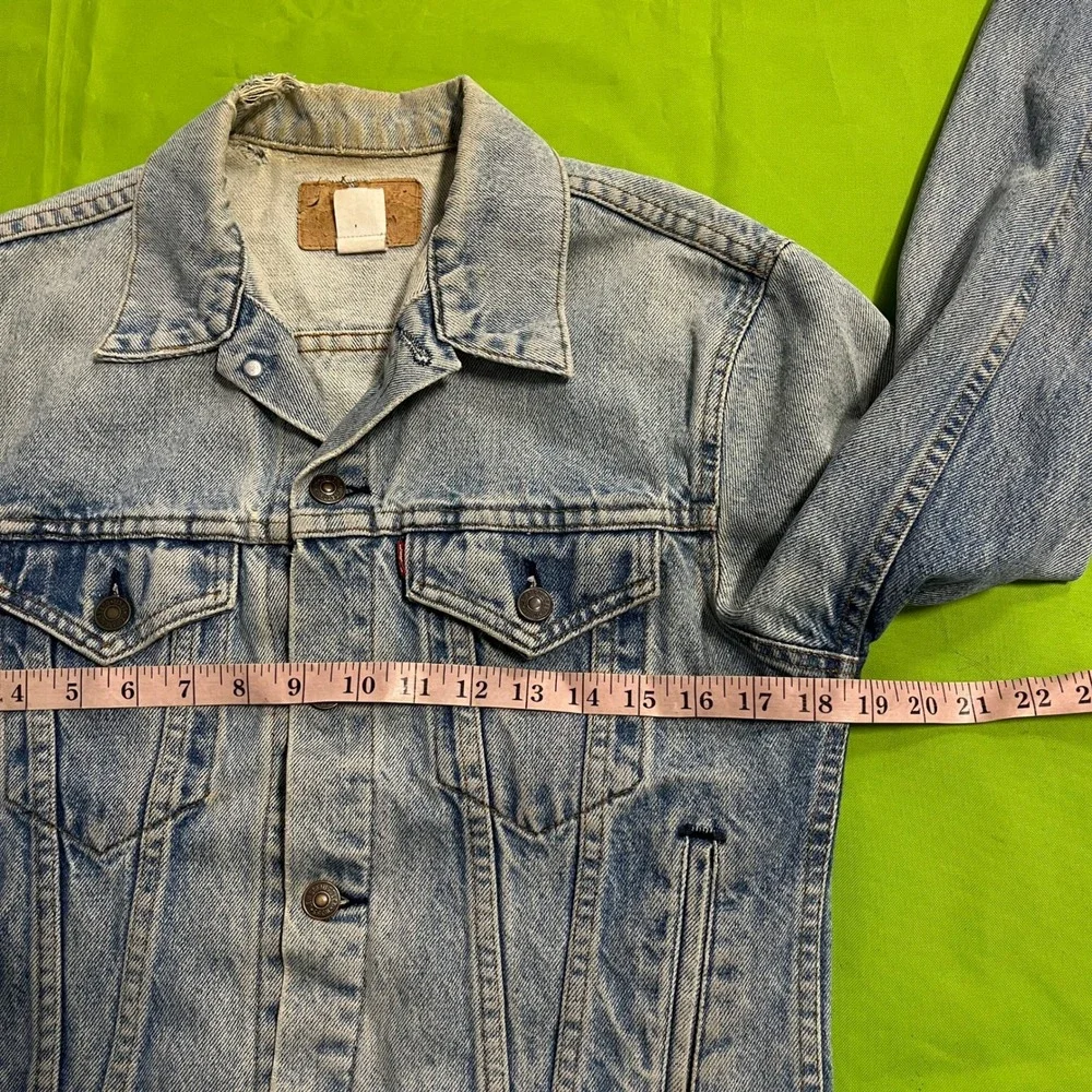 Levis Type 3 Vintage Denim Trucker Jacket Light Wash Made in USA Mens Small